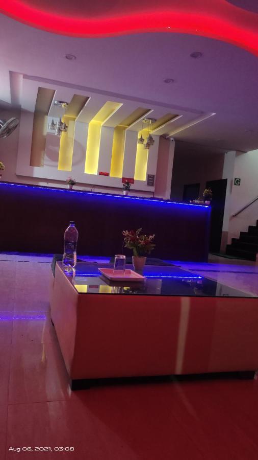 Hotel Kb Square Near Chandigarh Railway Station Kültér fotó