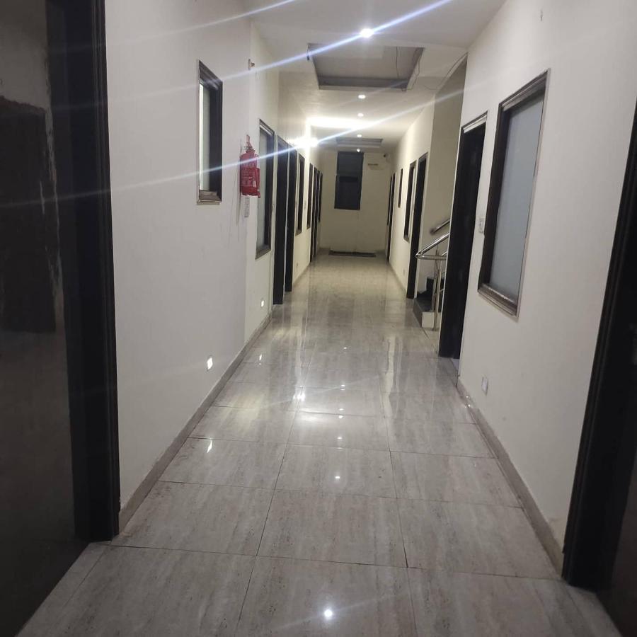 Hotel Kb Square Near Chandigarh Railway Station Szoba fotó