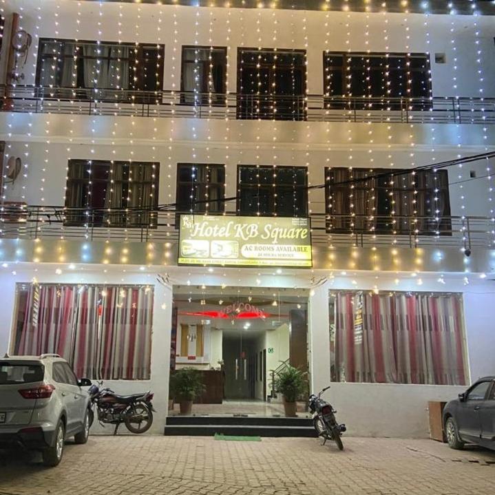 Hotel Kb Square Near Chandigarh Railway Station Szoba fotó