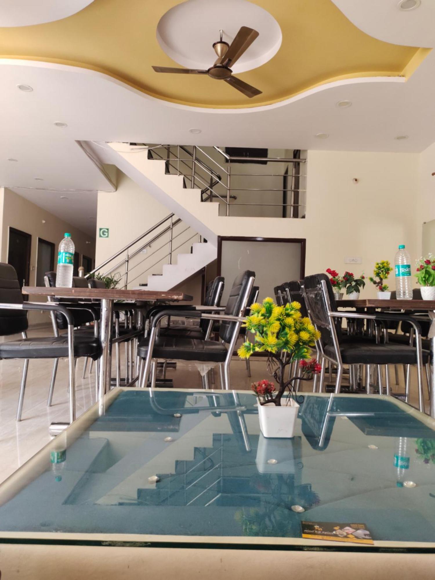 Hotel Kb Square Near Chandigarh Railway Station Szoba fotó
