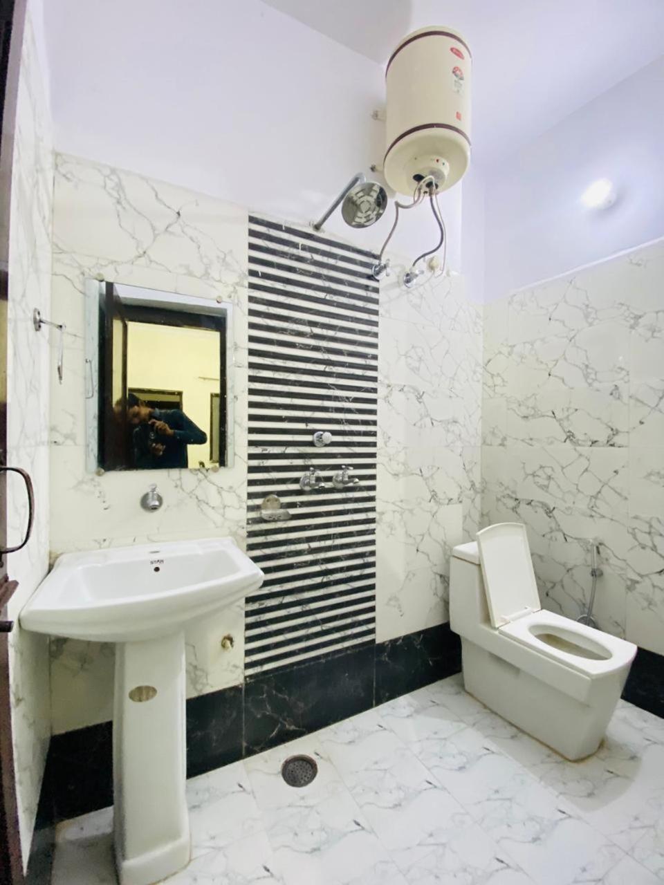 Hotel Kb Square Near Chandigarh Railway Station Kültér fotó